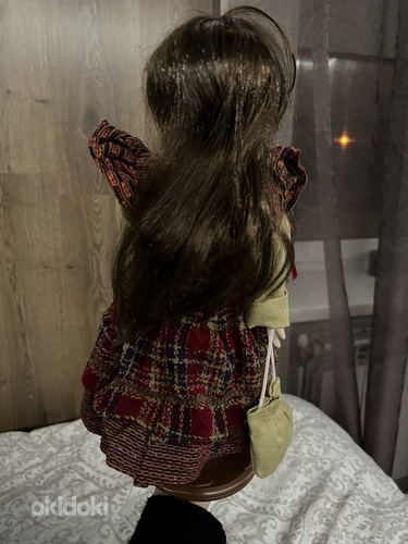 Коллекционная фарфоровая кукла (фото #4)