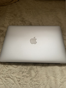 Apple MacBook Air (13 дюймов, начало 2015 года)