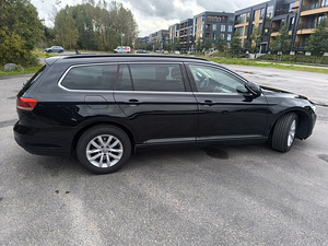 Volkswagen Passat 2.0 TDI 110 kW (2 foto / 15)