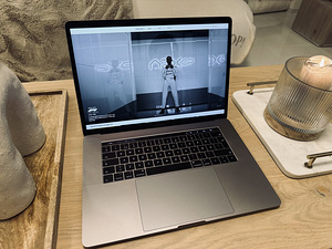 Apple MacBook Pro 15-inch 2017 Space Gray RAM-16GB (2 foto / 6)