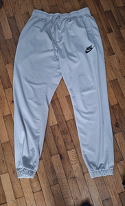 Спортивки Nike (3 фото из 3)