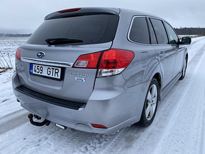 Subaru Legacy 2011 - 2.0 дизель (4 фото из 12)