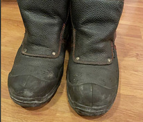 Ботинки с железным носком