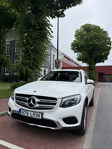 Mercedes-Benz GLC 350e 4MATIC Plug-in Hybrid (2017) (1 foto / 11)