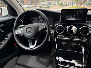 Mercedes-Benz GLC 350e 4MATIC Plug-in Hybrid (2017) (9 foto / 11)