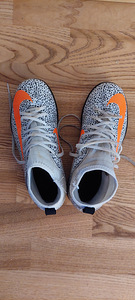 Jalgpalli jalanõud Nike 35.5
