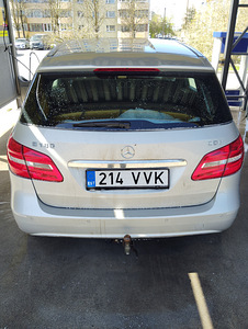 Mercedes benz b180 (5 foto / 8)