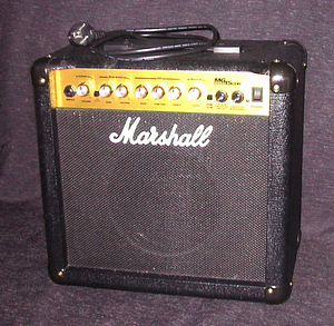 Гитарный усилитель Marshall MG15 CDR (2 фото из 5)