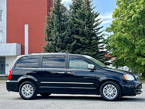 LANCIA GRAND VOYAGER PLATINUM FACELIFT MY2013 JARELMAKS (5 foto / 15)