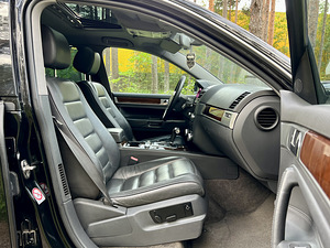 VW TOUAREG V10 5.0 BI-TURBO 4MOTION (12 фото из 15)