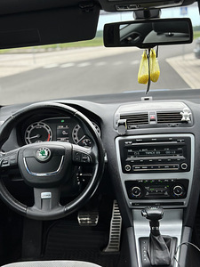 Skoda Octavia VRS DSG (10 foto / 12)