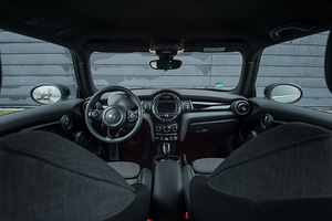 MINI Cooper SE Facelift Sport OKSJON (6 foto / 15)