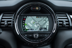 MINI Cooper SE Facelift Sport OKSJON (8 foto / 15)