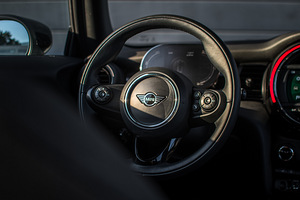 MINI Cooper SE Facelift Sport (9 foto / 14)