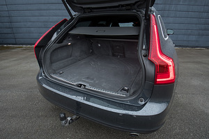 Volvo V90 Momentum Comfort 2.0 (14 foto / 15)