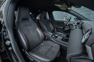 Mercedes-Benz CLA 180 Business Solution AMG (6 foto / 15)