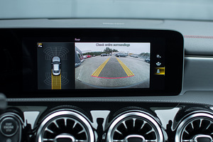 Mercedes-Benz CLA 180 Business Solution AMG (8 foto / 15)