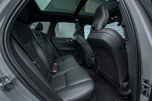 Volvo XC60 R-DESIGN 2.0 R-Design; SAFE PRO (8 foto / 15)