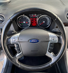 Ford Galaxy Comfort 2.0 96kW (9 foto / 15)