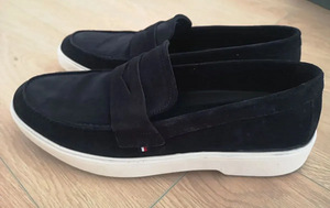 Tommy Hilfiger kingad, s. 45 (3 foto / 5)