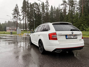 Skoda Octavia VRS 2.0TDI (8 foto / 10)