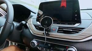 15W Magsafe juhtmevaba telefonihoidja/laadija autosse (5 foto / 7)