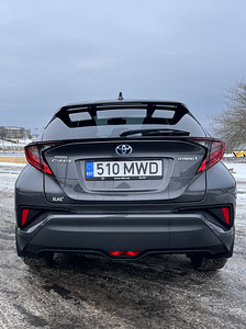 Toyota C-HR Style (4 foto / 9)