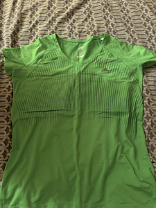 Women’s T-shirts (5 foto / 8)