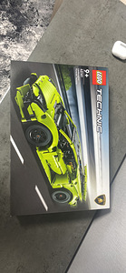 Lego Technical Lamborghini (42161) (3 фото из 4)