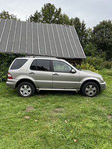Mercedes Benz (4 foto / 4)