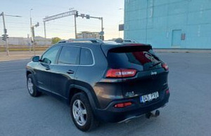 Jeep Cherokee Limited (5 foto / 10)
