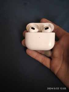 Airpods 3 kõrvaklapid (2 foto / 2)