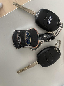 Ford Focus 2.0 (8 фото из 8)
