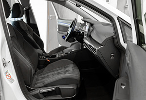 2021 Volkswagen Golf Style 2.0 TDi 110kw ATM (10 foto / 15)
