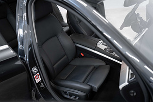 BMW 740 Facelift xDrive 3.0 230kW (7 foto / 15)