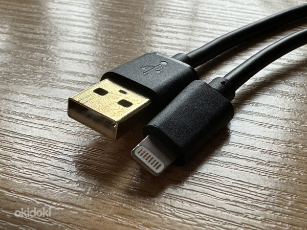 Кабель питания USB 2.0 A - Lightning (с настенным адаптером) (фото #2)