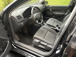 VOLKSWAGEN GOLF 5 (9 foto / 13)