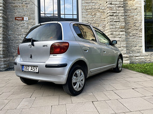 TOYOTA YARIS FACELIFT / 1 OMANIK / ÜV 04.2025 (3 foto / 14)