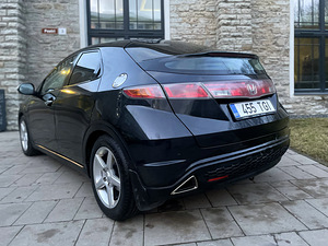 HONDA CIVIC / AUTOMAAT / ÜV 07.2025 (4 foto / 15)