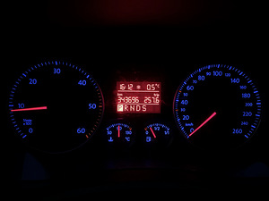 VOLKSWAGEN GOLF 5 / 1.9 DIISEL / AUTOMAAT / ÜV 10.2025 (11 foto / 15)