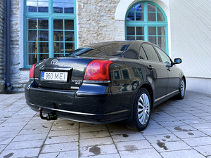 TOYOTA AVENSIS / AUTOMAAT / ÜV 04.2025 (3 foto / 15)