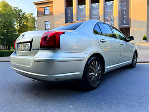 TOYOTA AVENSIS / 1.8 95кВ БЕНЗИН / АВТОМАТ (4 фото из 15)