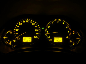 TOYOTA AVENSIS / AUTOMAAT / ÜV 10.2026 (14 foto / 15)