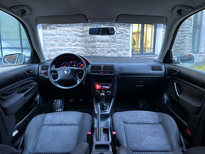 VOLKSWAGEN GOLF 4 VARIANT / BENSIIN / ÜV 05.2026 (10 foto / 15)