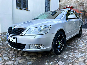SKODA OCTAVIA / 1.9TDI / АВТОМАТ / БЕЗ АВАРИЙ / ТО 02.2027 (2 фото из 15)