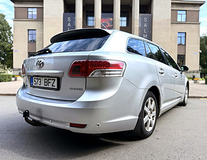 TOYOTA AVENSIS / AUTOMAAT / REG MAKSTUD / ÜV 05.2027 (3 foto / 15)