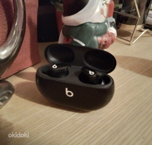 Beats Studio Buds