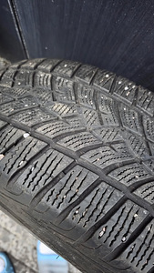 Оригинальный диск Audi 17" + Goodyear Polargrip Ice 225/60R1 (7 фото из 8)