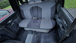 Mitsubishi L200 2.5 73kW (9 foto / 15)