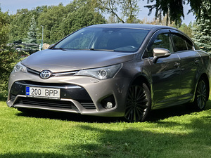 Toyota Avensis Premium (1 foto / 15)
